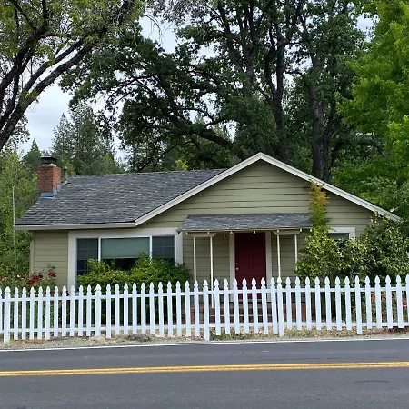 Vans Yosemite Garden Cottage